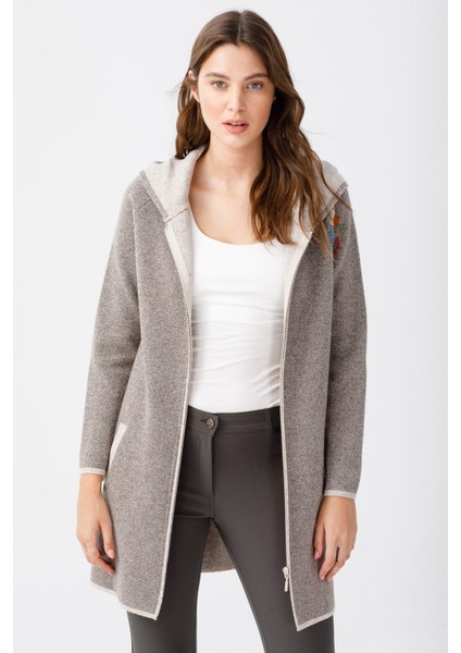 Kadın Reglan Kol Nakış Işlemeli Kapşonlu Uzun Kaban V.bej modelleri