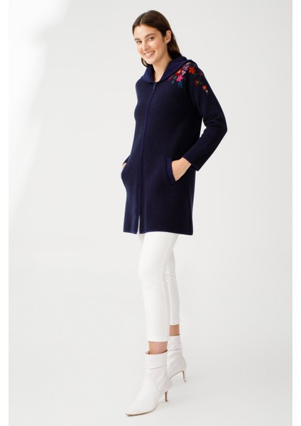 Kadın Reglan Kol Nakış Işlemeli Kapşonlu Uzun Kaban Açık Lacivert fırsatları