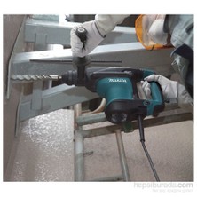 Makita HR3210C 850 Watt 6.4 Joule 5.2 kg Elektropnömatik Delici Kırıcı ( AVT & Titreşim Önleyici Arka Sap )