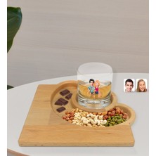 Kişiye Özel Sevgililer Karikatürlü Viski Bardağı ve Doğal Masif Ahşap Yarım Ay Sunum Tabağı Çerezlik Hediye Seti-51