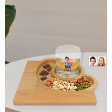 Kişiye Özel Sevgililer Karikatürlü Viski Bardağı ve Doğal Masif Ahşap Yarım Ay Sunum Tabağı Çerezlik Hediye Seti-50