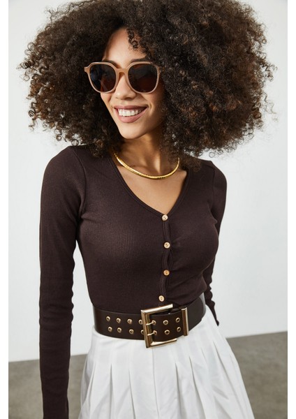 Kahverengi Düğme Detaylı Kaşkorse Bluz 2KXK2-45832-18 fırsatları