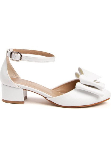 Kadın Beyaz Kısa Topuklu Fiyonklu Ayakkabı fırsatları