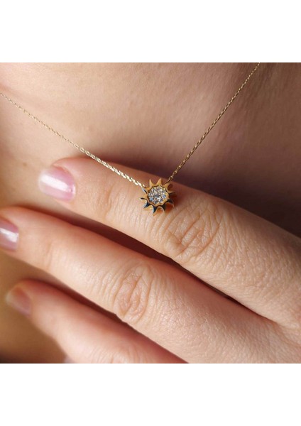 Taşlı Güneş Kolye 14 Ayar Altın 1.70 Gram