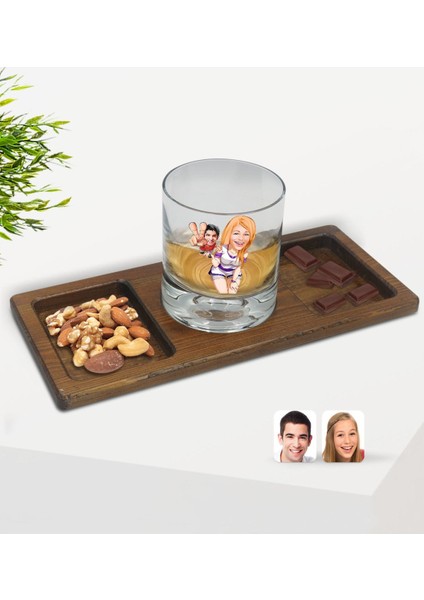 Kişiye Özel Sevgililer Karikatürlü Viski Bardağı ve Doğal Masif Ahşap Dikdörtgen Sunum Tabağı Çerezlik Hediye Seti-30