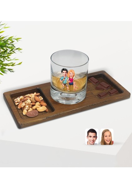 Kişiye Özel Sevgililer Karikatürlü Viski Bardağı ve Doğal Masif Ahşap Dikdörtgen Sunum Tabağı Çerezlik Hediye Seti-51