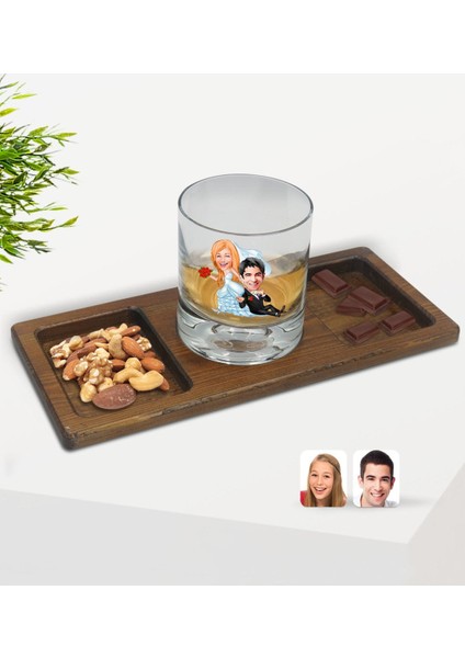 Kişiye Özel Evleniyoruz Karikatürlü Viski Bardağı ve Doğal Masif Ahşap Dikdörtgen Sunum Tabağı Çerezlik Hediye Seti-2