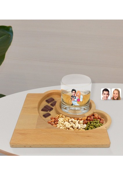 Kişiye Özel Evleniyoruz Karikatürlü Viski Bardağı ve Doğal Masif Ahşap Yarım Ay Sunum Tabağı Çerezlik Hediye Seti-9