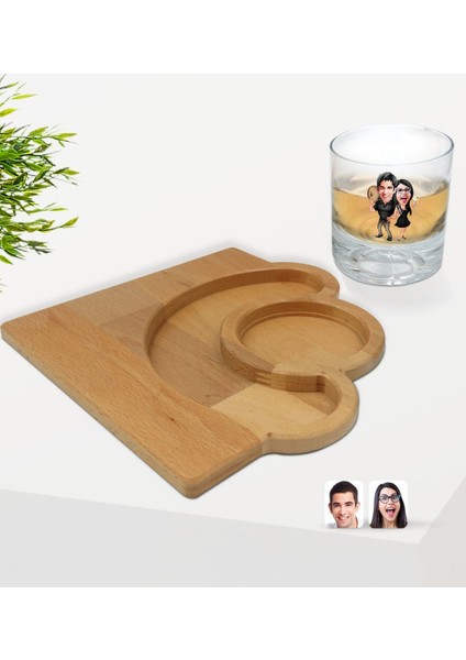 Kişiye Özel Sevgililer Karikatürlü Viski Bardağı ve Doğal Masif Ahşap Yarım Ay Sunum Tabağı Çerezlik Hediye Seti-18 fiyatları