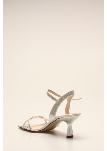 Plus Gümüş Talşı Kadın Topuklu fırsatları