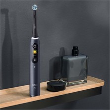 Oral-B iO 8 Şarjlı Diş Fırçası - Siyah