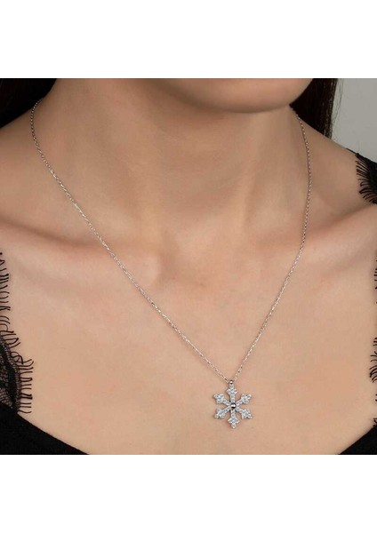 Swarovski Taşlı Gümüş Kartanesi Kadın Kolye fiyatları