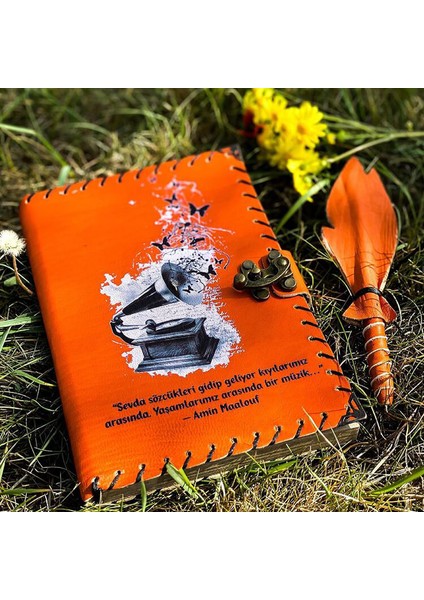 Yaşamlarımız Arasında Bir Müzik Deri Defter