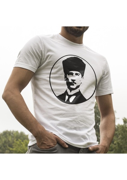Atatürk Kalpaklı Silüet Beyaz Tişört