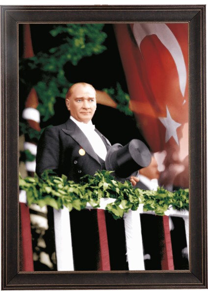 Ceviz Rengi Çerçeveli Türk Bayrağı Fonlu Atatürk Portresi