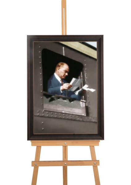 Tekin Özalit Ceviz Rengi Çerçeveli Atatürk Portresi