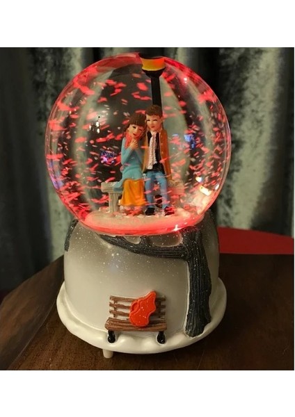 Romantik Aşıklar Oturan Orta Boy Işıklı Müzikli Kar Küresi fiyatları