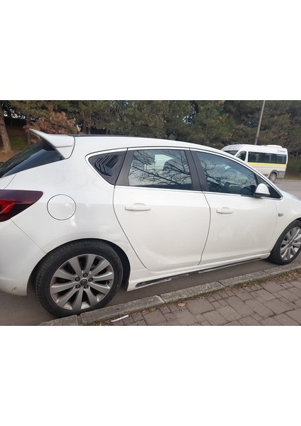 Tt Opel Astra J Kelebek Cam Izgarası Siyah