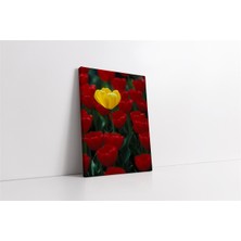 Tablosan Kırmızı Laleler Arasında Sarı Lale Kanvas Tablo