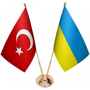 Masaüstü Ukrayna Bayrağı Türk Bayrağı Ikili Pirinç Direk Masa Bayrak Seti