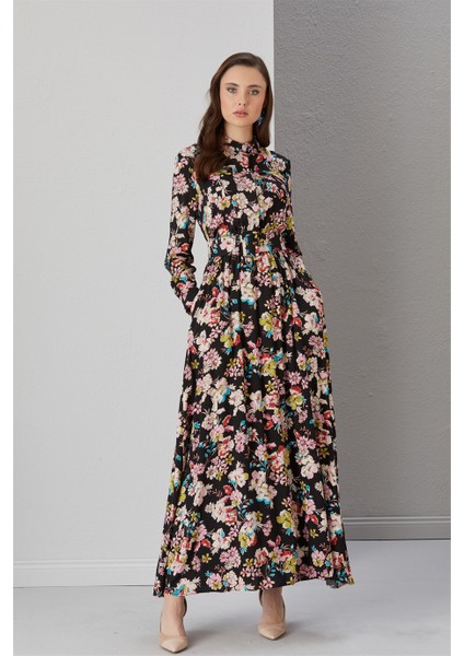 Özel Tasarım Desenli ve Kemer Detaylı Siyah Elbise