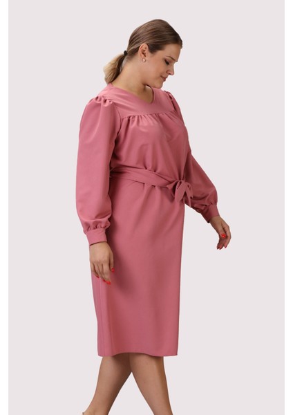 kadın V Yaka Detaylı Büzgülü Manşetli Uzun Kol Mevsimlik Midi Boy Büyük Beden Elbise 4409/110 modelleri