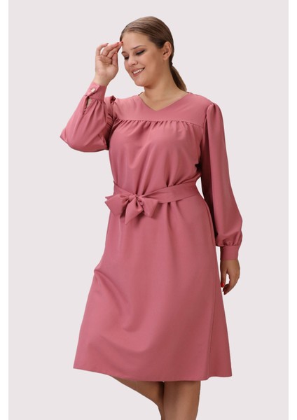 kadın V Yaka Detaylı Büzgülü Manşetli Uzun Kol Mevsimlik Midi Boy Büyük Beden Elbise 4409/110 fırsatları