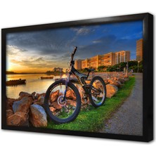 Tablosan Deniz Kıyısında Bisiklet Çerçeveli Cam Tablo