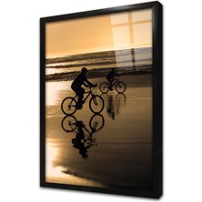 Tablosan Sahilde Bisiklet Süren Çocuk Çerçeveli Cam Tablo