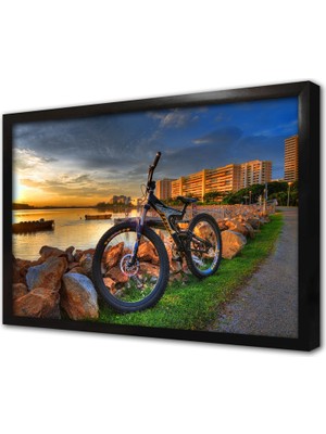 Tablosan Deniz Kıyısında Bisiklet Çerçeveli Cam Tablo