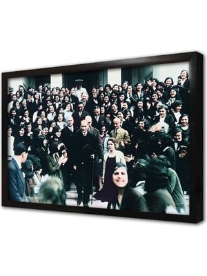 Tablosan Atatürk Kadınlarla Çerçeveli Cam Tablo