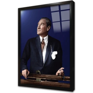 Istikbal Göklerdedir Atatürk Çerçeveli Cam Tablo