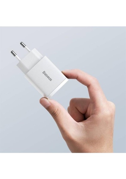 Compact 20W USB + Type-C Çıkışlı Qc3.0 Hızlı Şarj Başlığı Şarj Aleti Beyaz