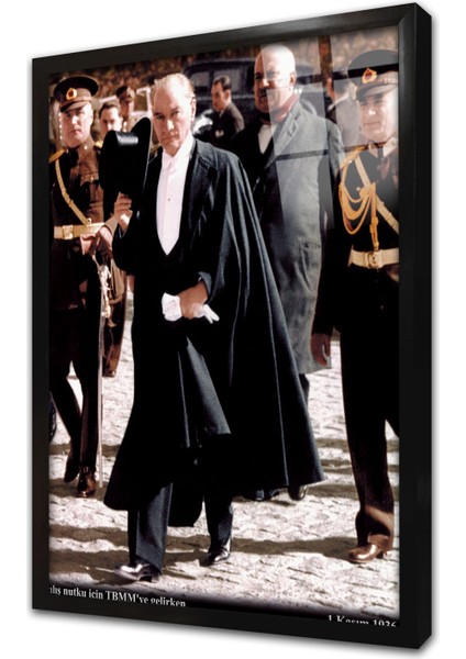 Atatürk Açılış Nutku Için Meclise Gelirken Çerçeveli Cam Tablo