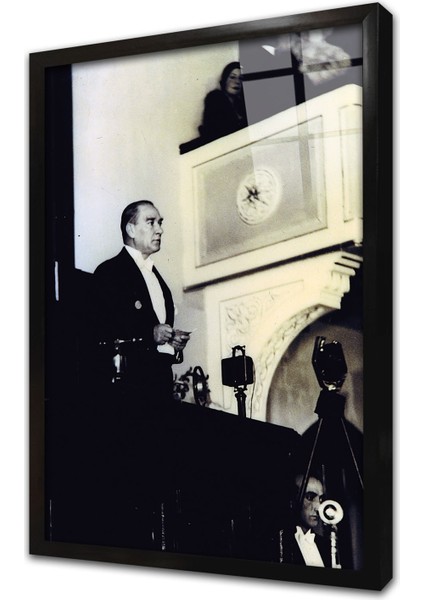 Atatürk Mecliste Konuşma Yaparken Çerçeveli Cam Tablo