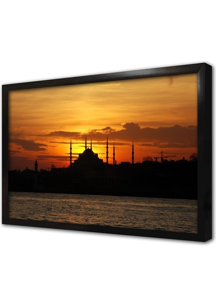 Istanbulun Silueti Çerçeveli Cam Tablo