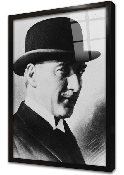 Şapkalı Atatürk Çerçeveli Cam Tablo