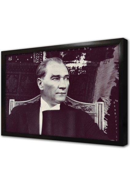 Atatürk Otururken Çerçeveli Cam Tablo