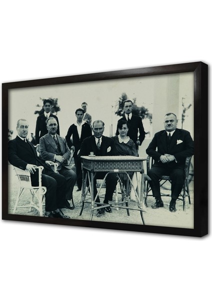 Atatürk Arkadaşlarıyla Otururken Çerçeveli Cam Tablo