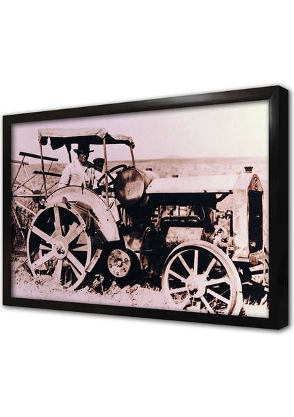 Atatürk Traktör Kullanırken Çerçeveli Cam Tablo