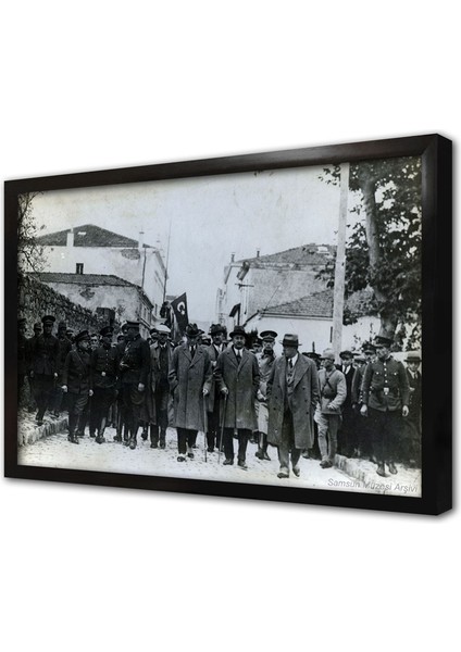 Atatürkün Samsuna Çıkışı Çerçeveli Cam Tablo