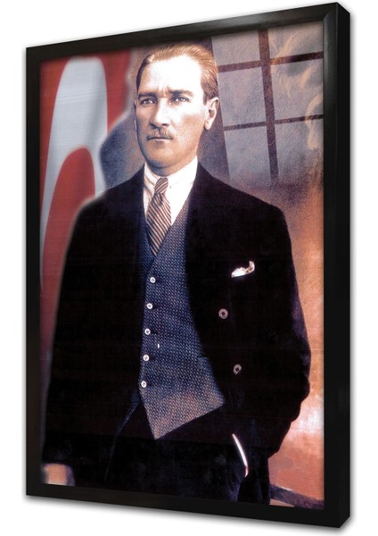 Ay Yıldızlı Bayrak Önünde Atatürk Çerçeveli Cam Tablo