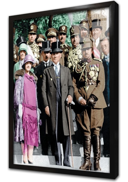 Atatürk ve Latife Hanım Subaylarla Çerçeveli Cam Tablo
