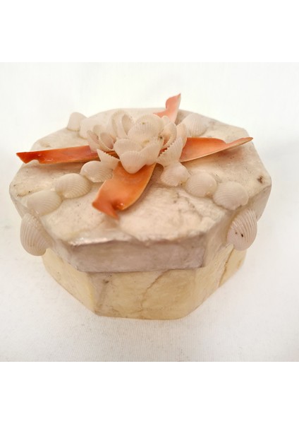 Orta Sedef Altıgen-Red Lips Kutu