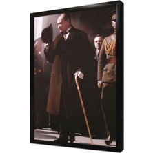 Tablosan Atatürk Şapkasıyla Selam Verirken Çerçeveli Mdf Tablo