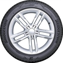 Bridgestone 205/70 R15 96T XL Blizzak LM005 Oto Kış Lastiği ( Üretim Yılı:2023 )