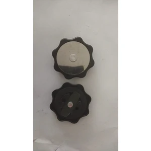 Renault Reno 12 ve Toros Model Araçlar Için Motor Yağ Kapağı Kromlu.