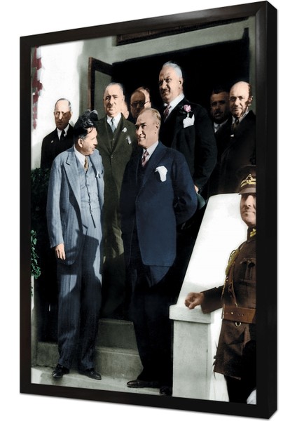 Atatürk Merdivenlerde Sohbet Ederken Çerçeveli Mdf Tablo