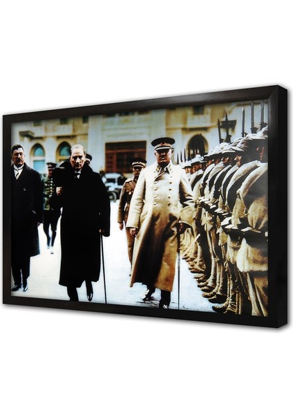 Atatürk Askerleri Selamlarken Çerçeveli Mdf Tablo
