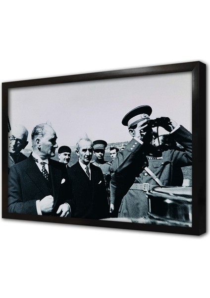 Atatürk Arazide Inceleme Yaparken Çerçeveli Mdf Tablo